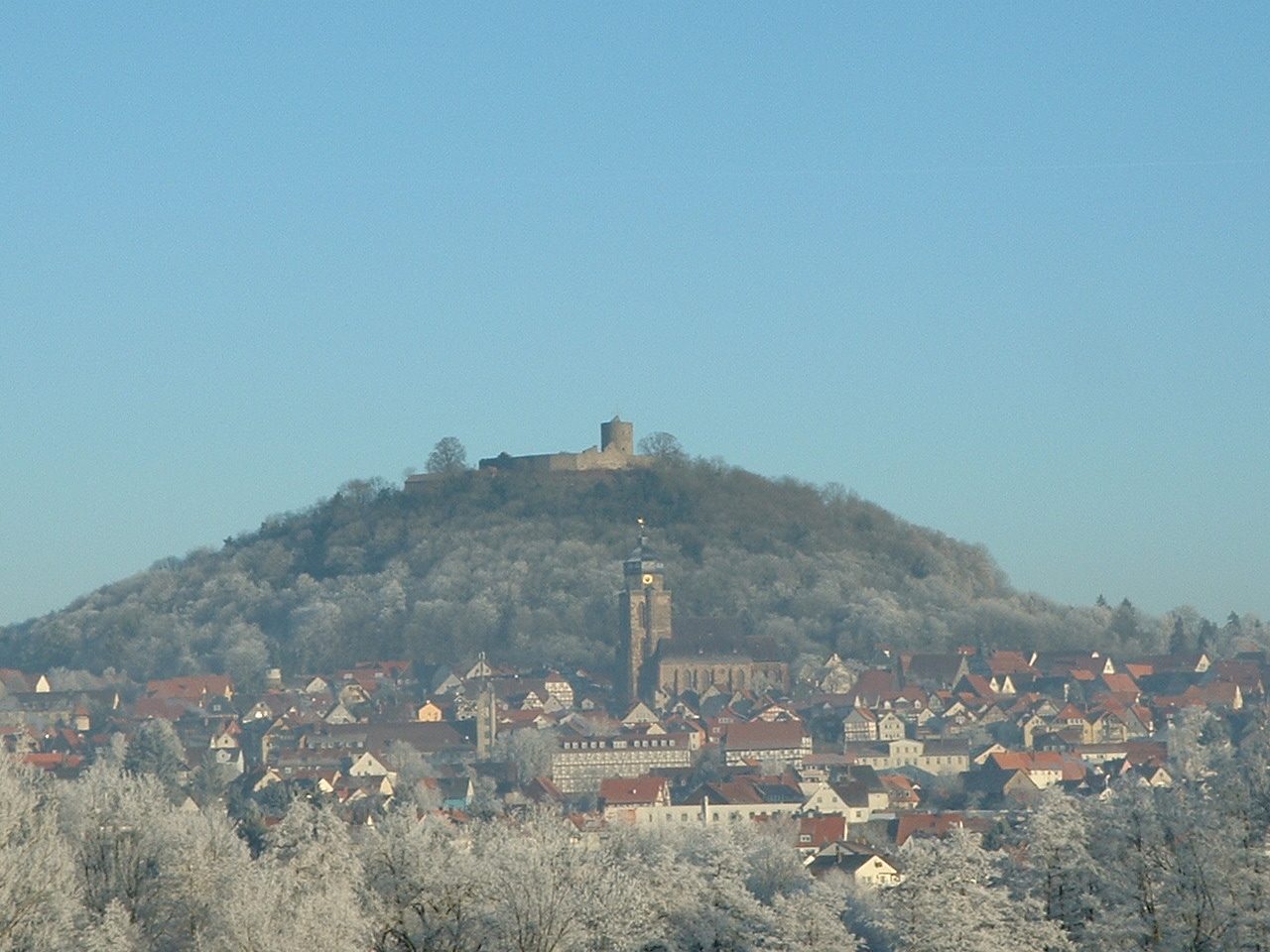 Homberg (Efze) mit Burgruine über der Stadt